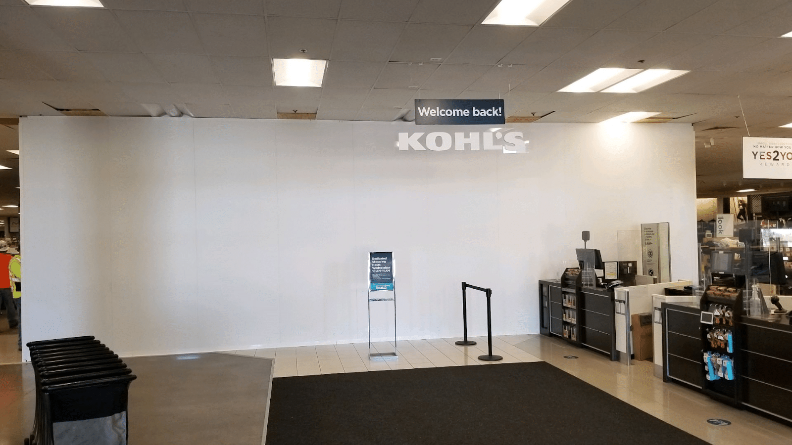 an image of an optimized space in a retail store that is using temporary walls